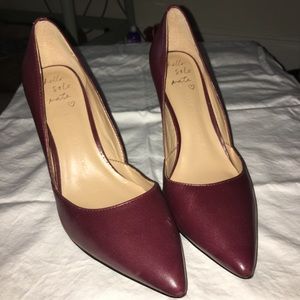 Banana Republic pumps in deep red